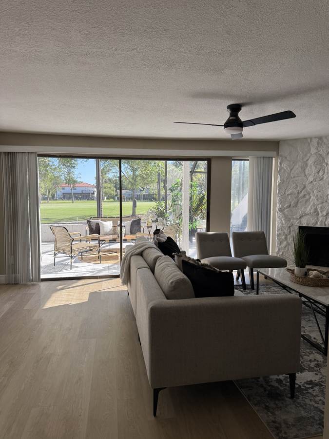 A light-filled living space, beautifully maintained and guest-ready by Draper Cleaning Co.